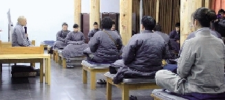 少林寺招媒体总监 3天300多人报名 新华社中层应聘